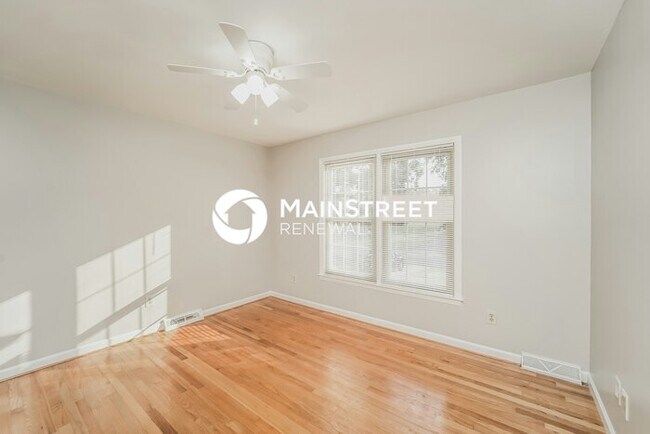 Building Photo - 3 Bedroom Pet-Friendly Home in Gastonia, NC with Main Street Renewal