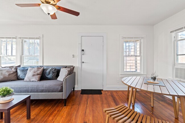 Building Photo - 2672 Post St