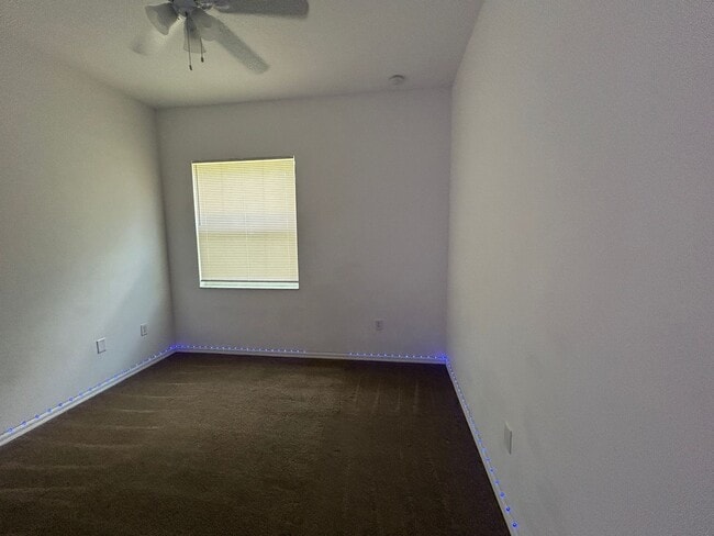 Building Photo - 15111 Hawks Shadow Dr