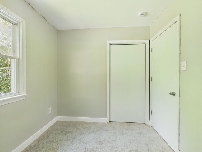 Building Photo - 3041 Clintwood Rd