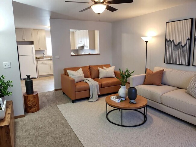 Building Photo - 313 N Cherry Alley