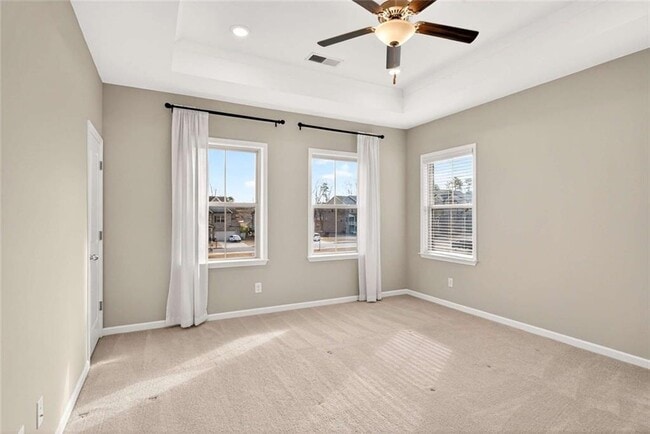 Building Photo - 3960 Redwood Dr