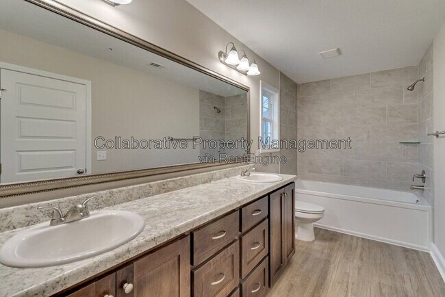 Building Photo - 338 Tallulah Bend