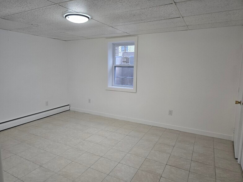 Building Photo - 22 Conant St