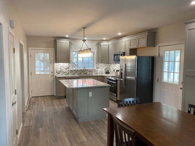 Downstairs unit kitchen - 321 Turner St