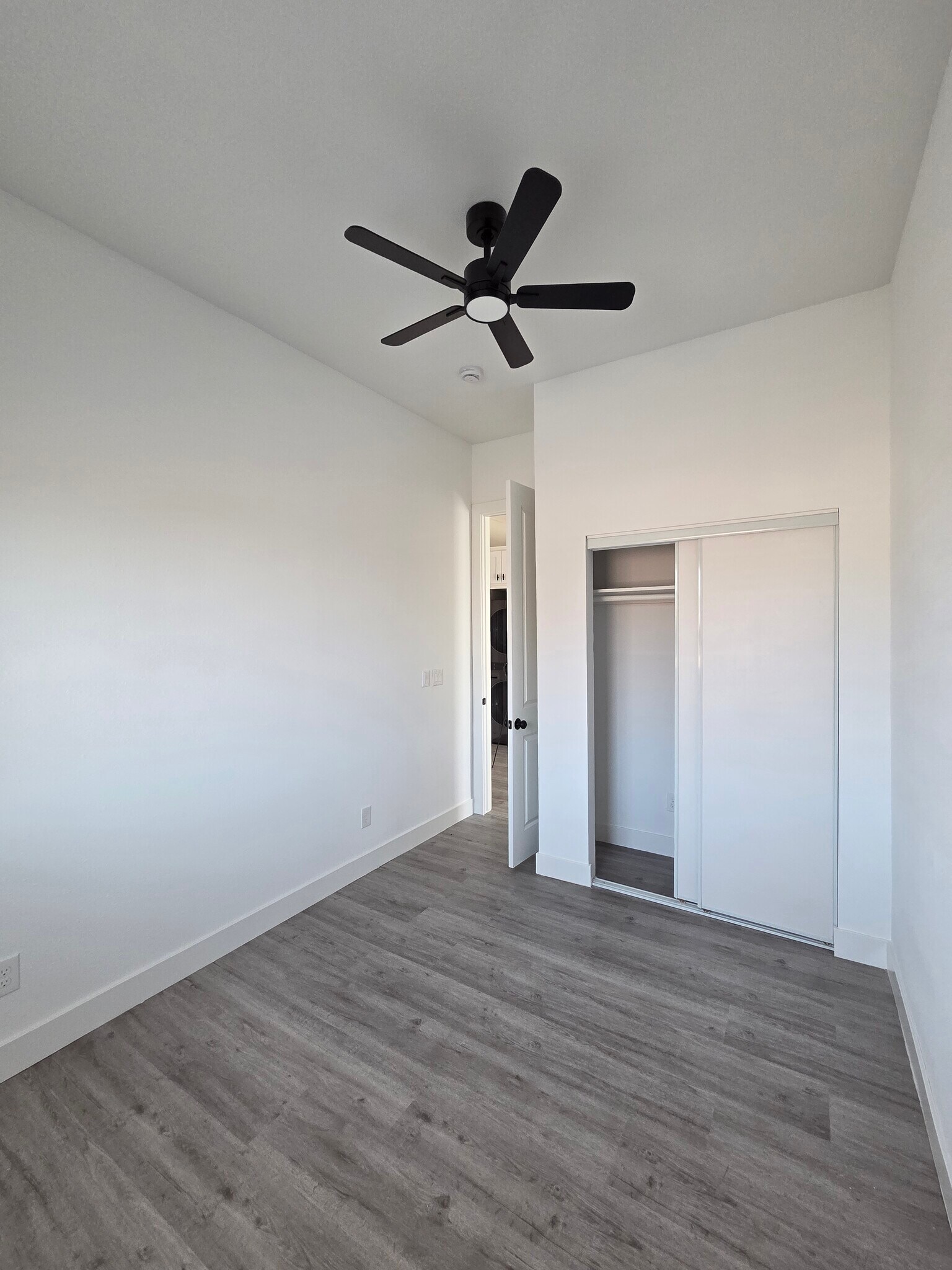 Building Photo - 926 W Estes Way