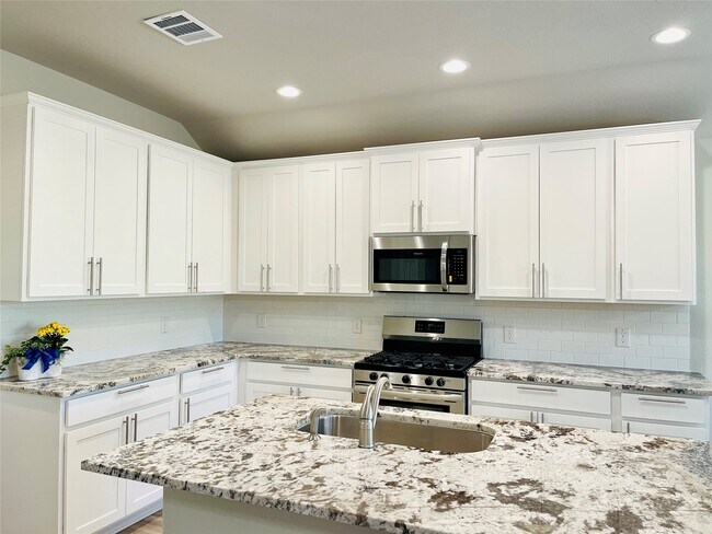 Building Photo - 934 Golden Willow Ln