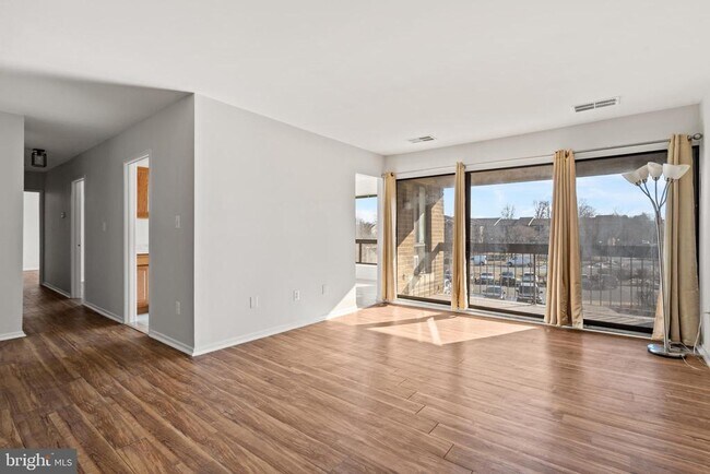 Building Photo - 561 Florida Ave