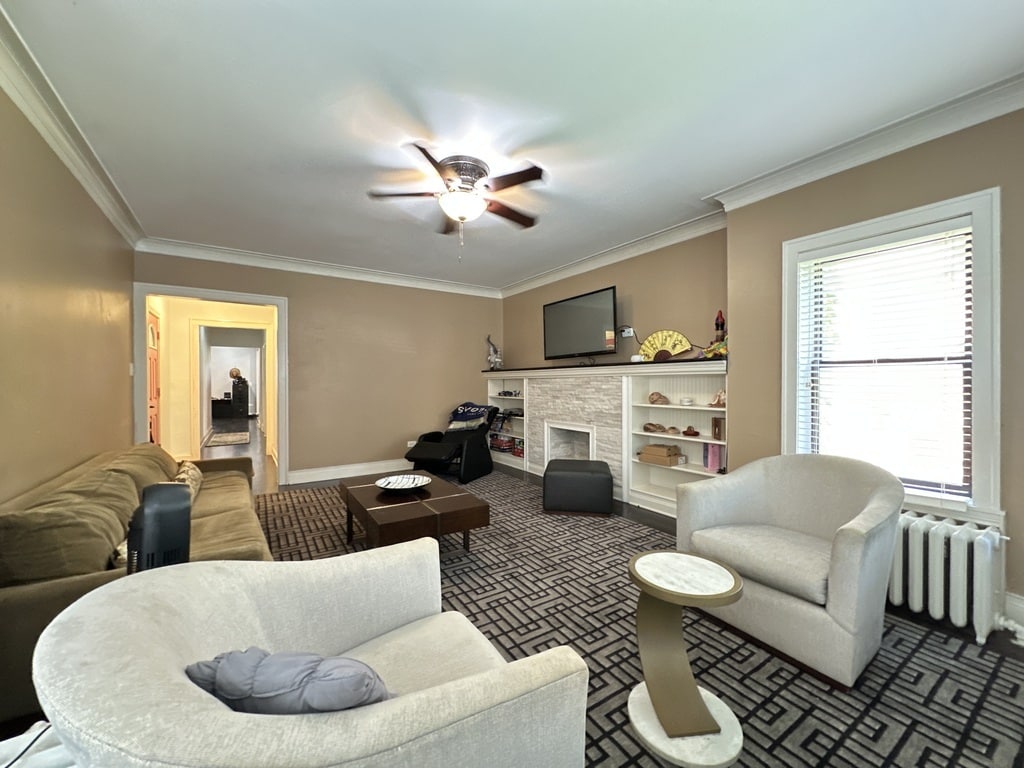 Building Photo - 6424 N Magnolia Ave