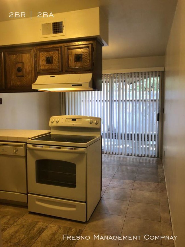 Building Photo - 2 bedroom in Fresno CA 93705