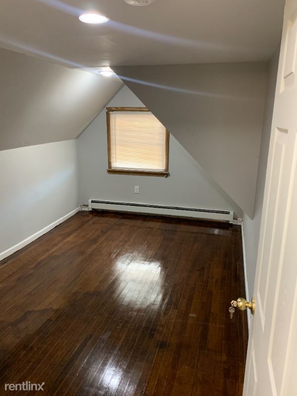 Building Photo - 3 br, 1.5 bath House - 369 E 28th St