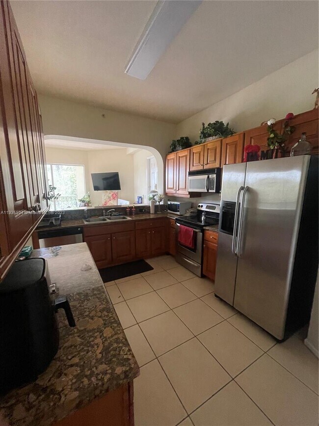 Building Photo - 3600 Oaks Clubhouse Dr