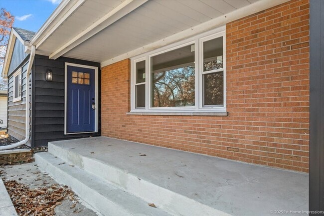 Building Photo - 17740 N Clyde Ave