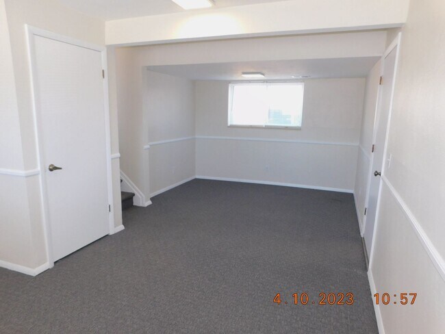 Building Photo - Welcome Home! Beautiful house in Littleton!