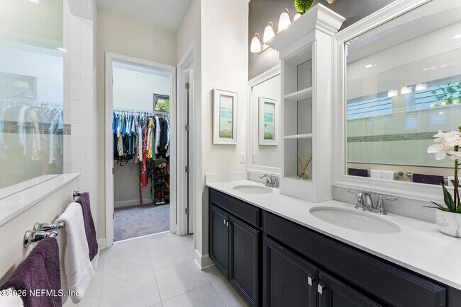 Building Photo - 39 Woodmere Ln