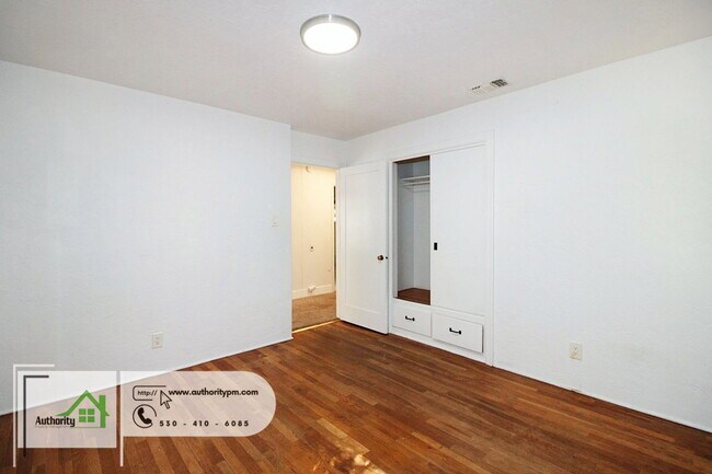 Building Photo - 686 Coronado St