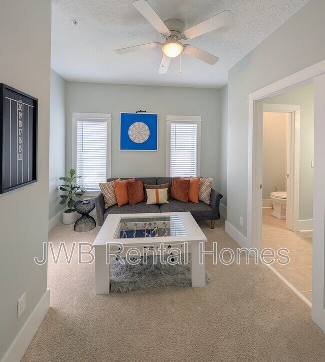 Building Photo - 361 Ahern St