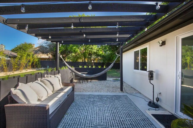 Building Photo - 12340 Little Emily Way