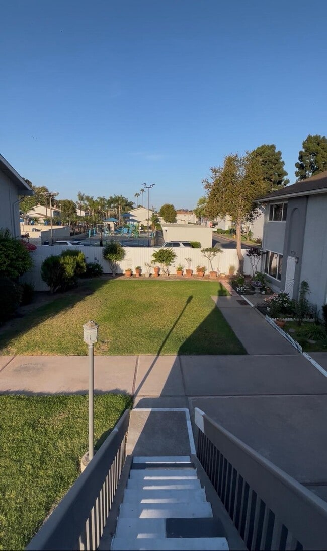 Building Photo - 9732 Pettswood Dr