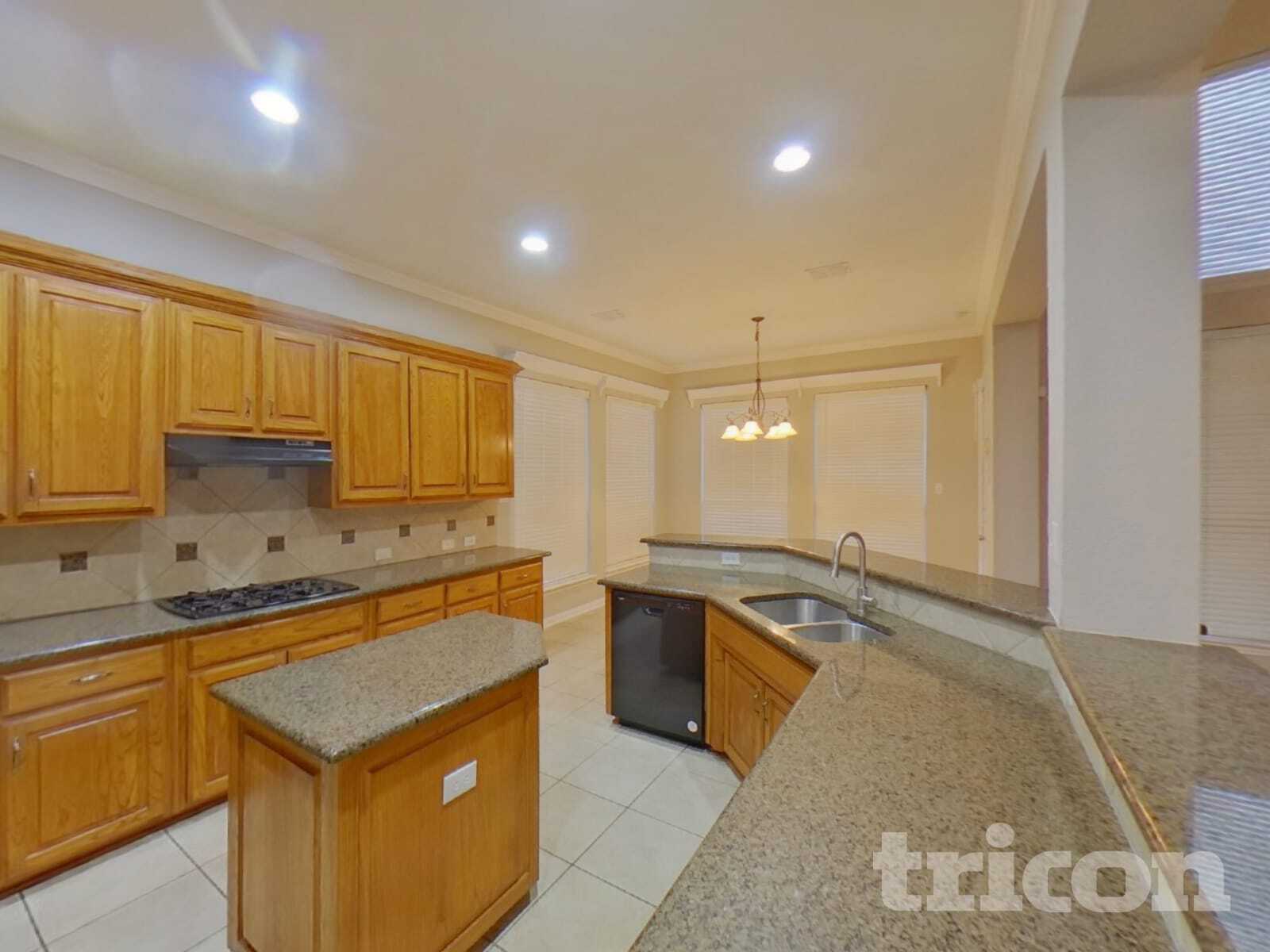 Building Photo - 1980 Creekside Dr