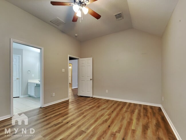 Building Photo - 15403 Hickory Dale St