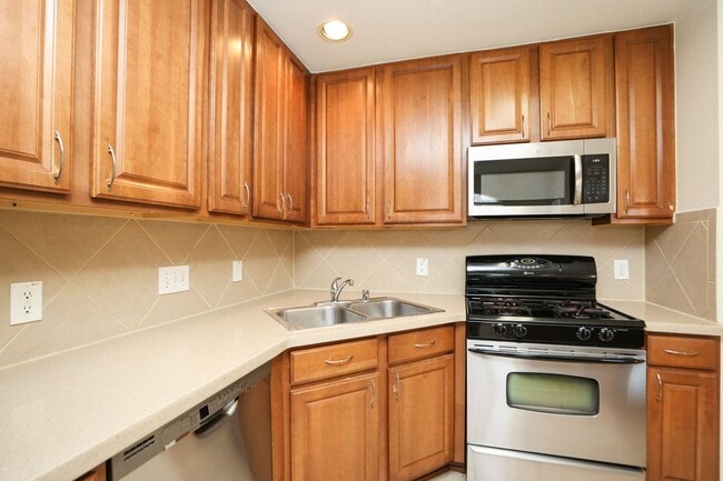 Building Photo - 1620 Grable Cove Ln