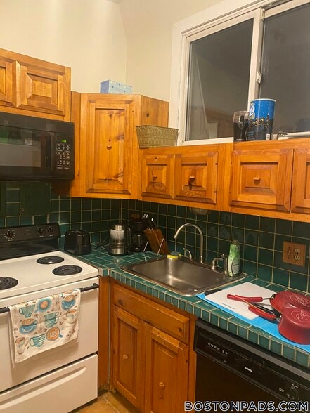 Building Photo - 49 Symphony Rd