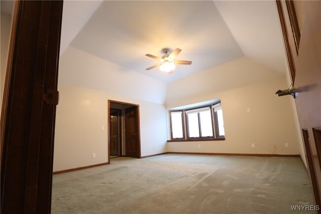 Building Photo - 40 Vassar Dr