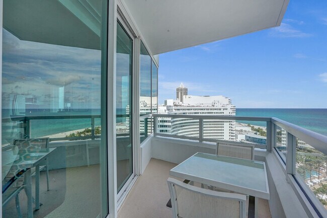 Building Photo - 4441 Collins Ave