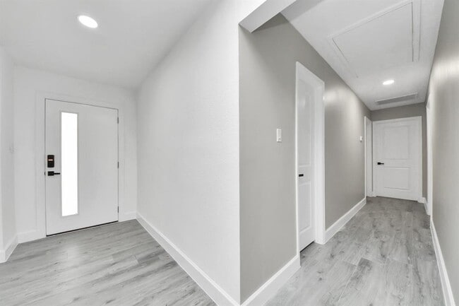 Building Photo - 14223 Ella Lee Ln