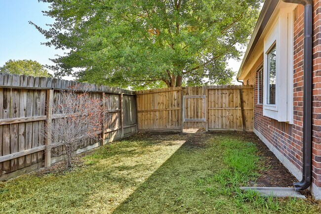 Building Photo - 19423 Arbor Pines Ln