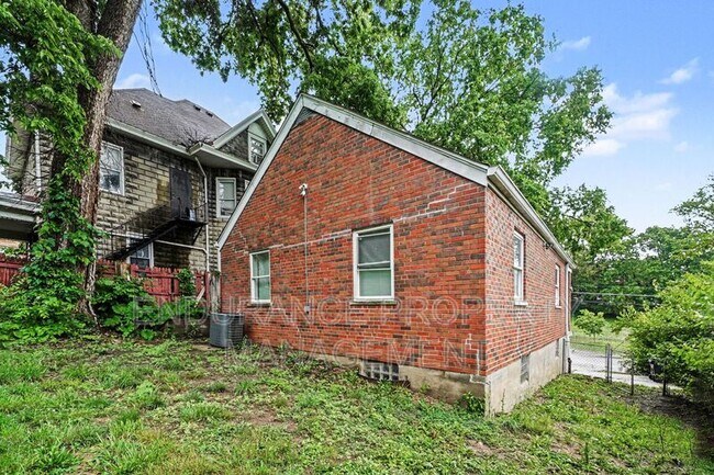 Building Photo - 937 Grand Ave
