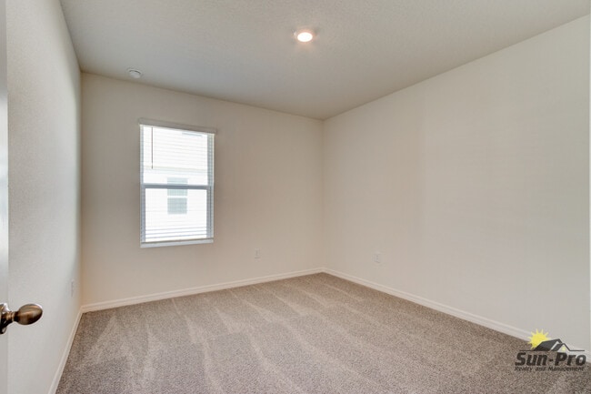 Building Photo - 4240 Acoma Dr