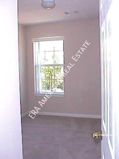 Building Photo - 111 Swaying Pine Ct