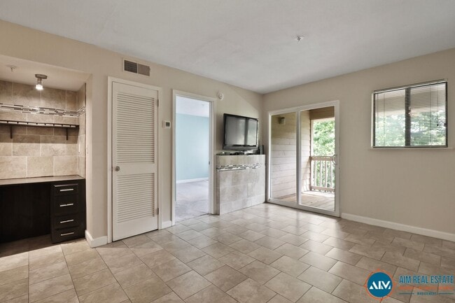 Building Photo - Move-In Ready 2 Bedroom Condo – Steps from...