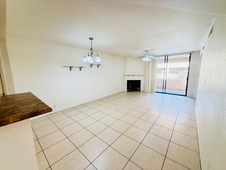 Building Photo - 1125 E Broadway Rd