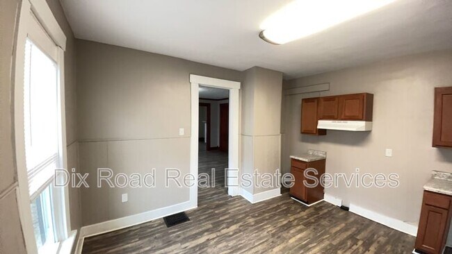 Building Photo - 118 Martz Ave