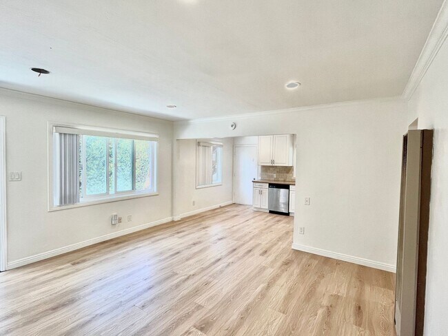 Building Photo - 4141 Wilson Ave