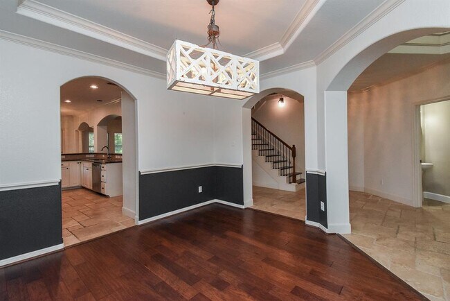 Building Photo - 16915 Locust Springs Dr