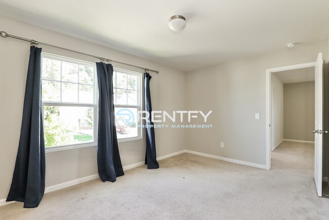 Building Photo - 370 Inlet Pl Dr