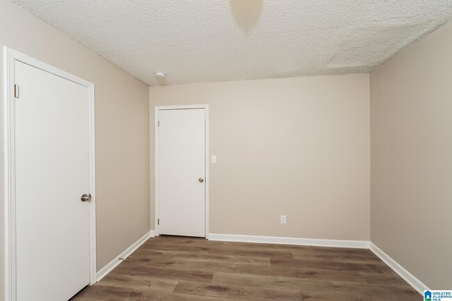 Building Photo - 3814 Mars Ave