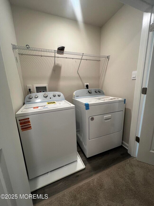 Building Photo - 10 Baybreeze Dr