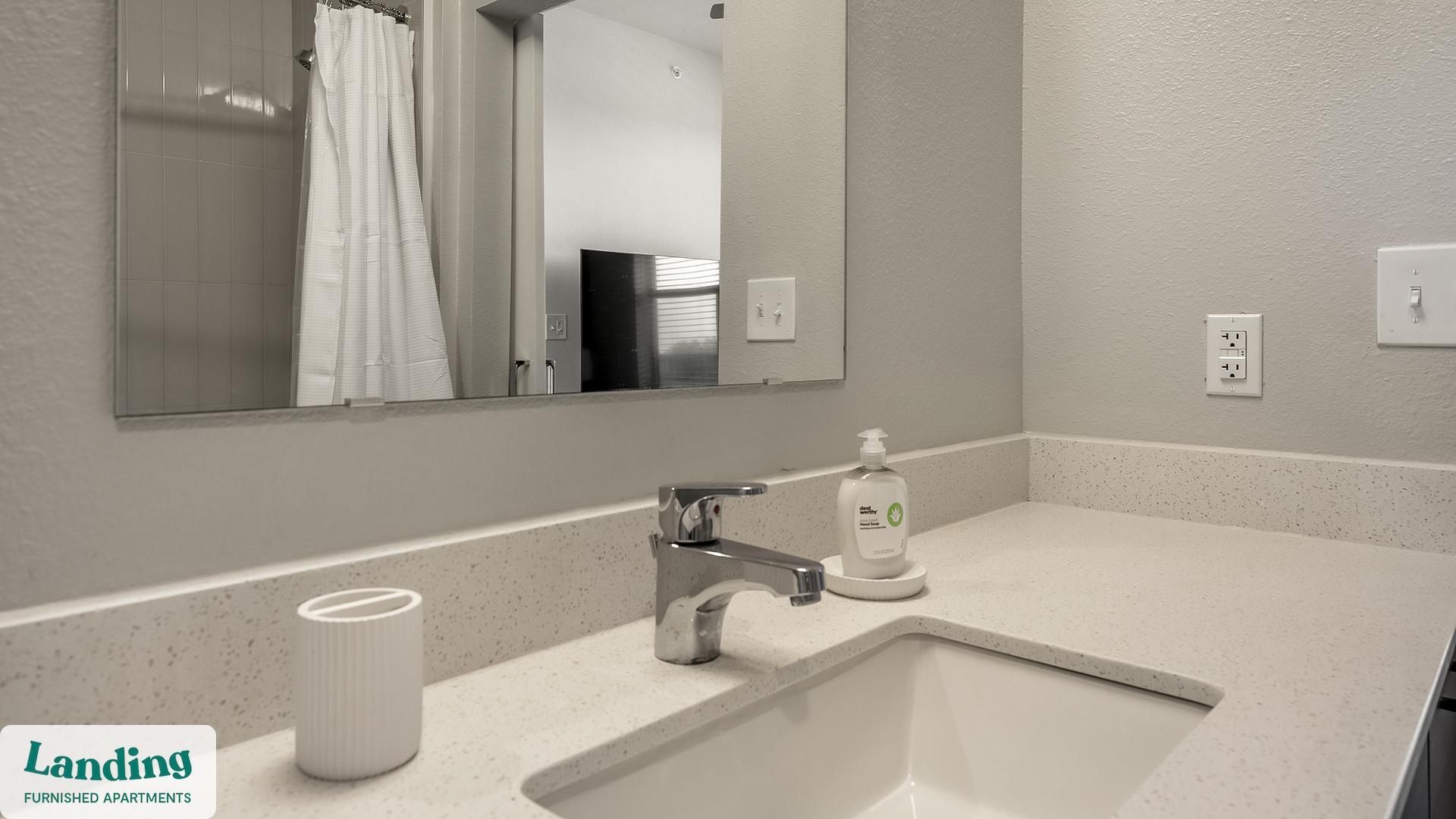 Building Photo - 14015 Univ Pass