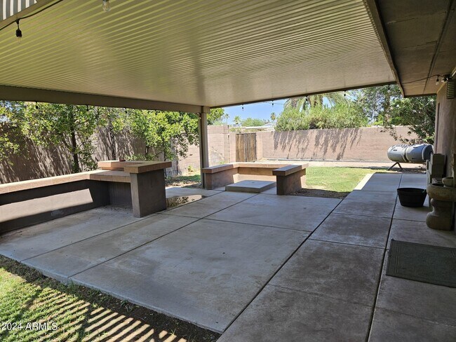 Building Photo - 9450 N 35th St
