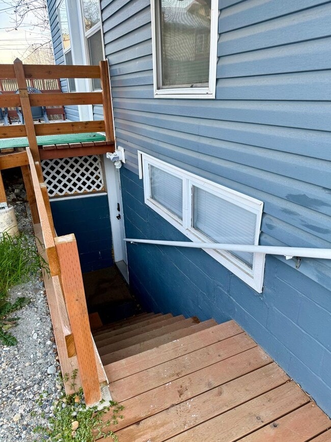 Building Photo - Eighth Ave - 760