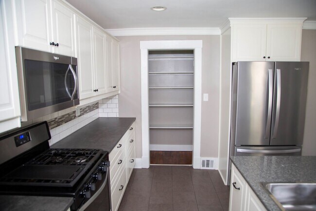 Building Photo - 2320 N 63rd St