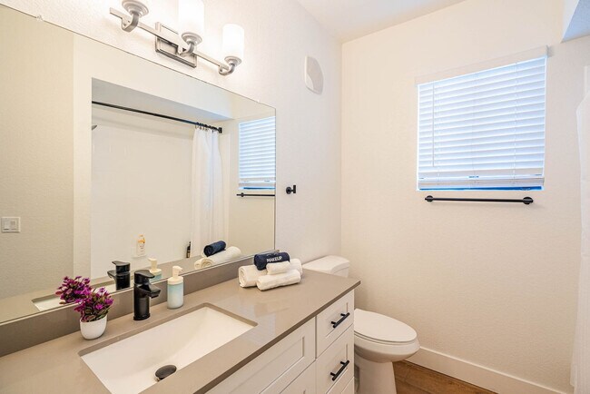 Building Photo - 2150 S 55th St