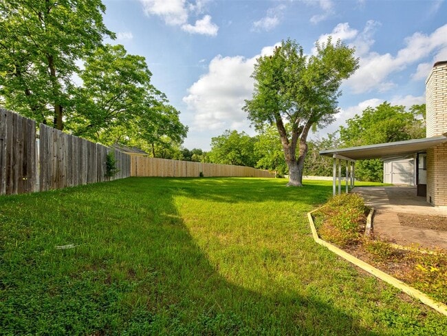 Building Photo - 7602 Pebble Brook Cove