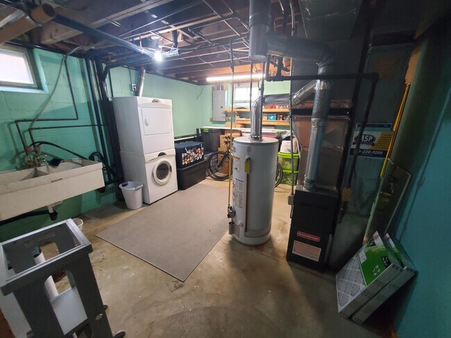 Building Photo - 741 Monroe St NE