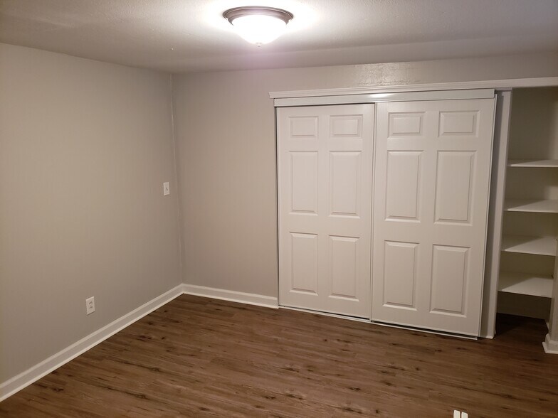 Building Photo - 509 E 27th Ave